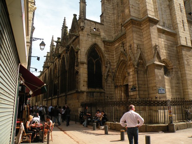  angle de la rue Saint-Séverin et de la rue des Prêtres Saint-Séverin